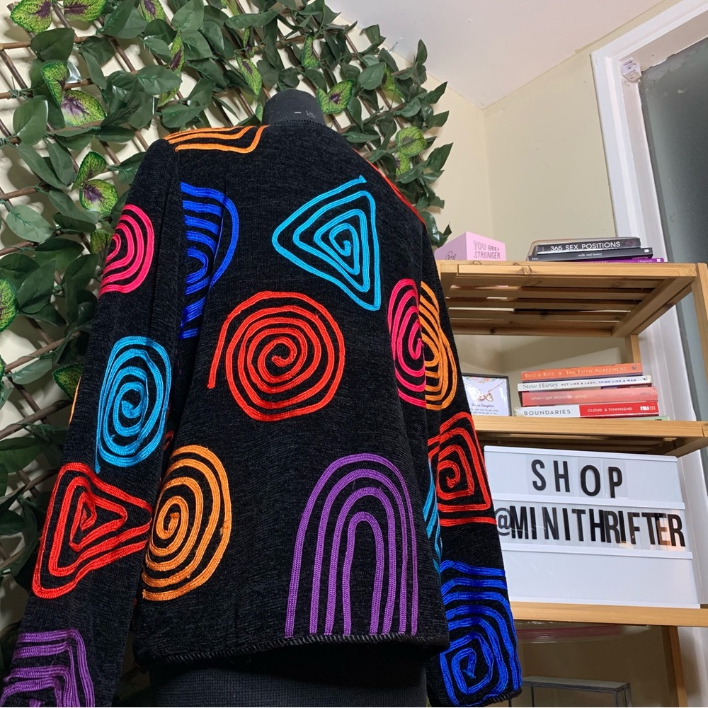 Allure - Picture 3 of 6